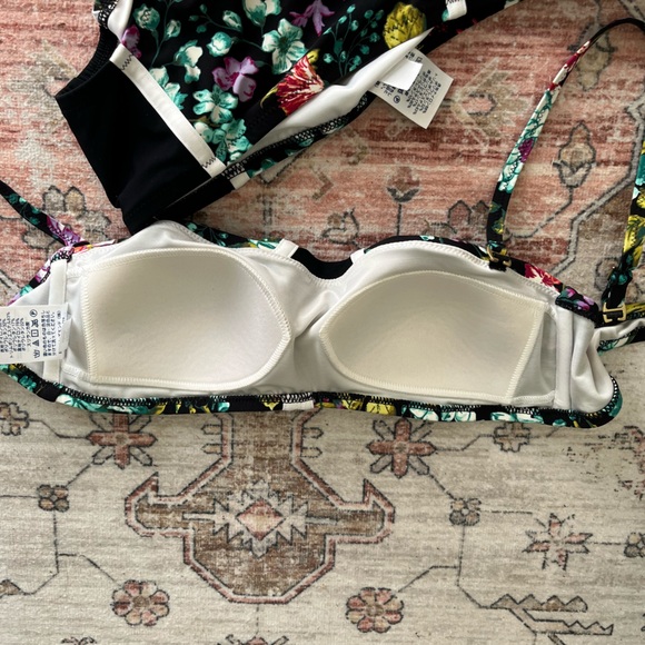 Lands End black and white retro floral bikini top and bottom set size S - Picture 8 of 8